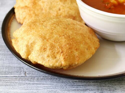 Bedmi Puri (Crispy Urad Dal Poori) - Spice Up The Curry Bedmi Puri (Crispy Urad Dal Poori) - Spice Up The Curry