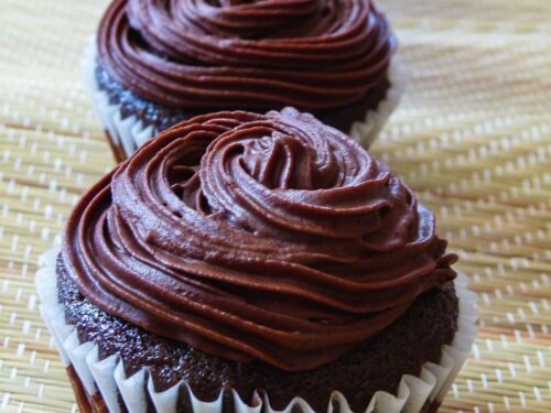 Easy Egg Free Cupcake Recipe - Gluten Free Vegan Vanilla Cupcakes The Loopy Whisk : So here is my recipe for the perfect, most effortless, moist and easy eggless vanilla cupcakes.