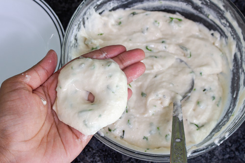 doughnut shaped medu vada