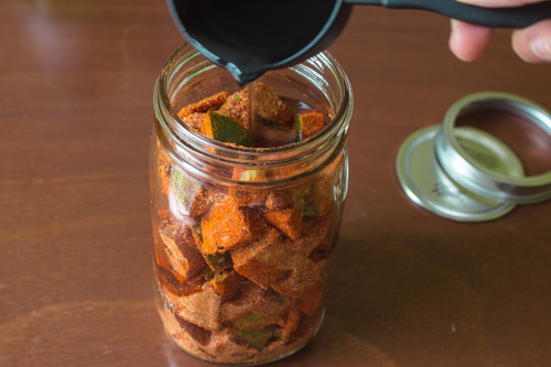 adding oil to the pickle