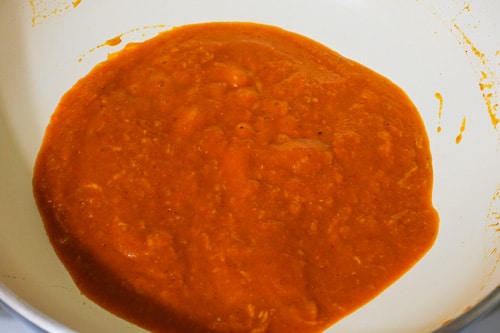 adding water to make makhani sauce consistency