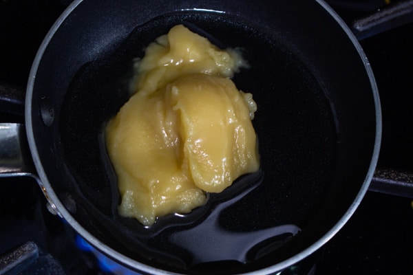 mixture of ghee and oil in a small pan