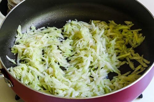 saute grated bottle gourd in the ghee