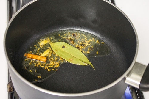 tempering of spices for pulao