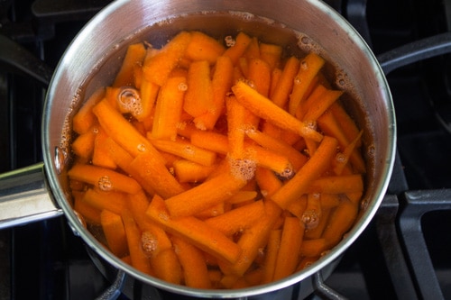 cooking carrots in the boiling water