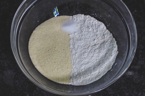 semolina, rice flour and salt in a bowl