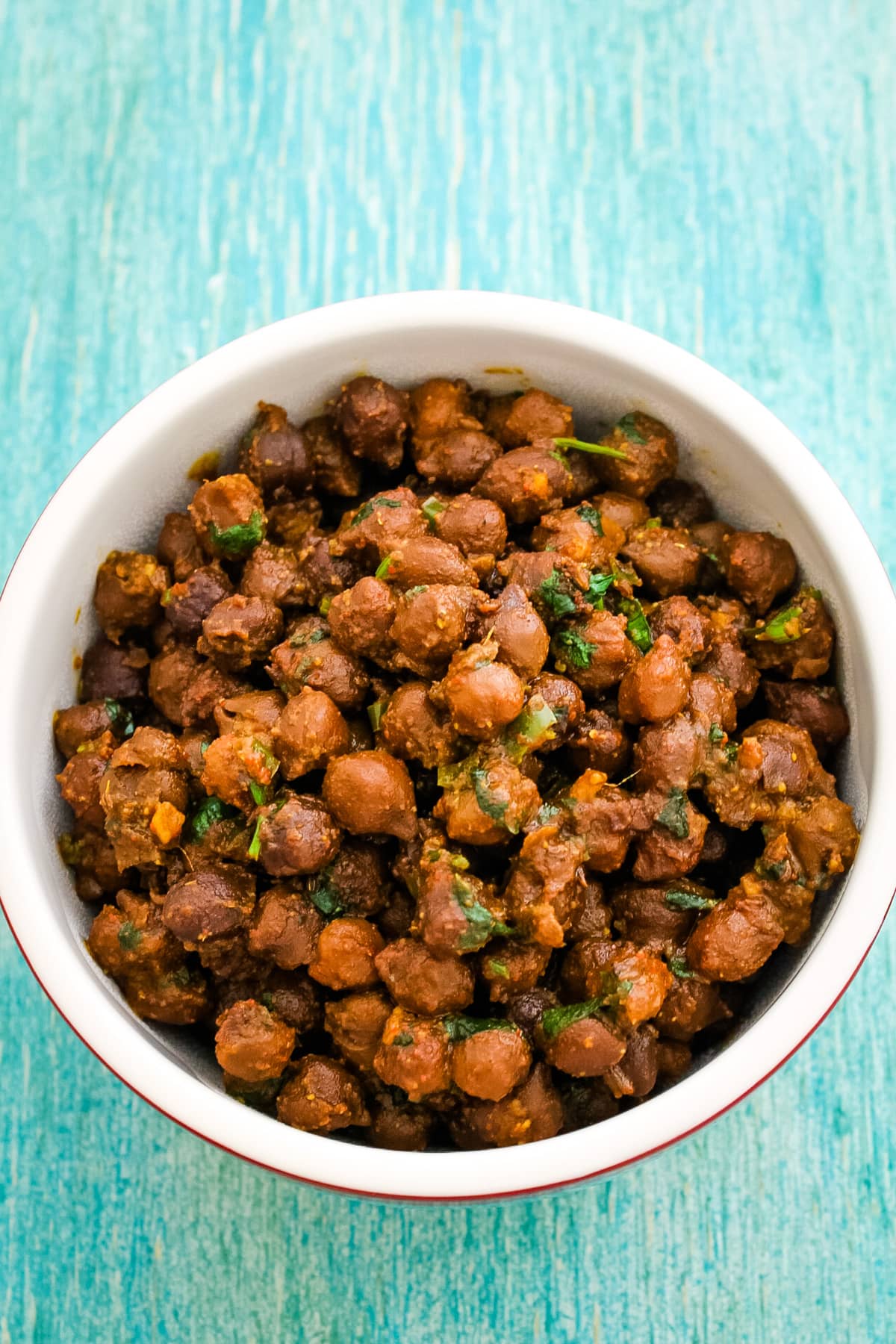 Top view of sukha kala chana in a bowl.