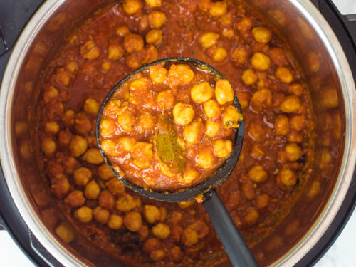 Super Easy Chana Masala (Instant Pot - Pressure Cooker Recipe)