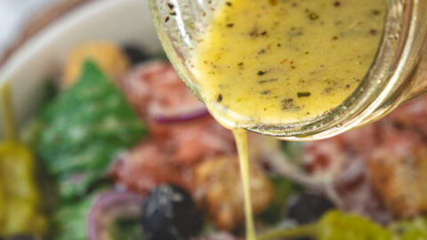 Olive Garden Salad Dressing (Copycat) Olive Garden Salad Dressing (Copycat)
